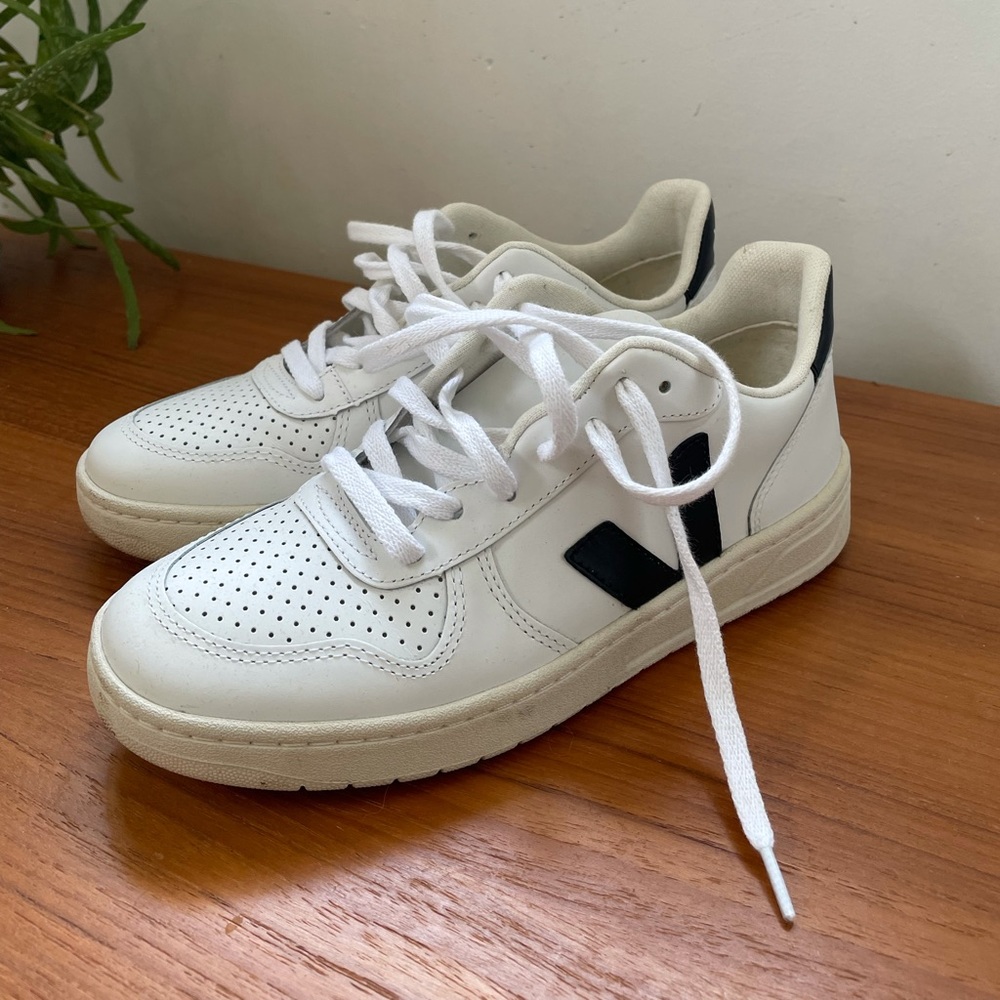 Veja V-10 sneakers EU 37